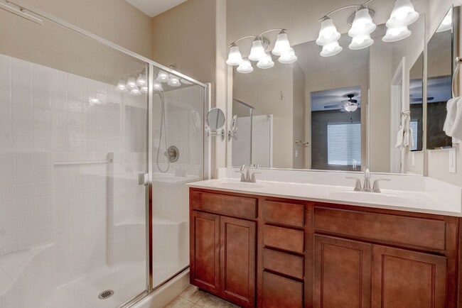 Building Photo - 10931 Sardinia Sands Dr