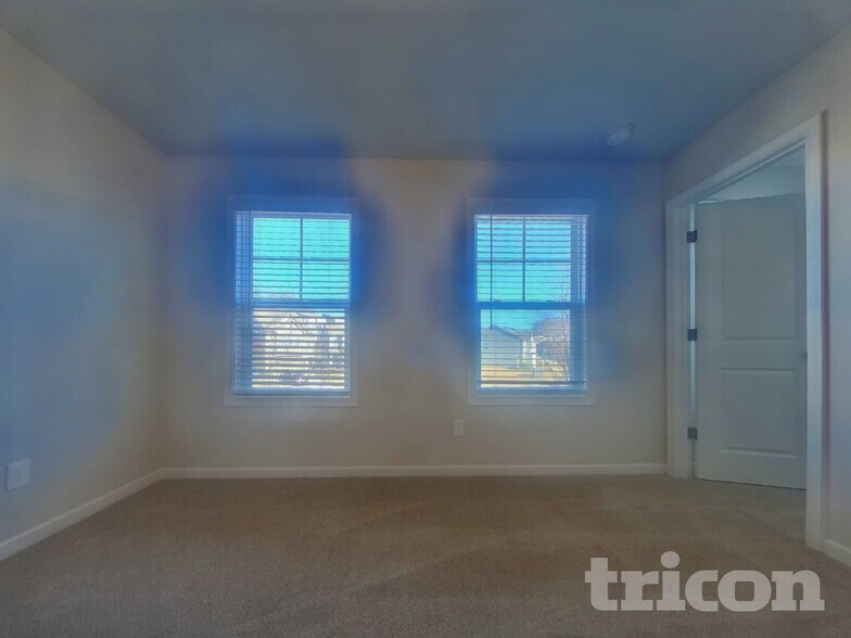 Building Photo - 2241 Westside Dr