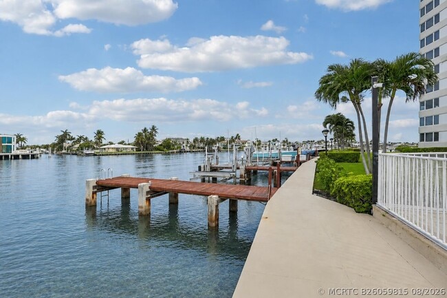 Building Photo - 3912 S Ocean Blvd