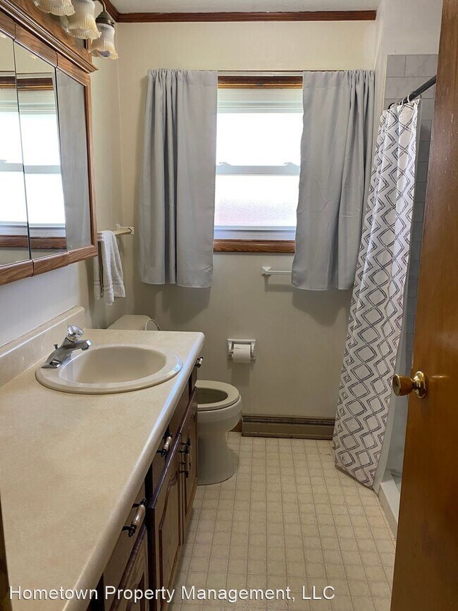 Building Photo - 3 br, 1.5 bath House - 607 46th St