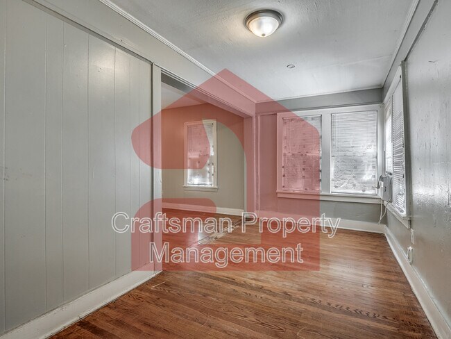 Building Photo - 2309 1/2 N Florida Ave