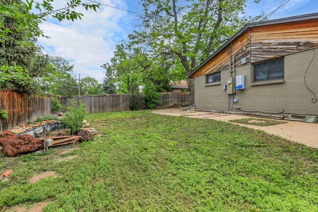 Building Photo - $3,000.00, 3 Bed, 3 Bath, Single Family Ho...