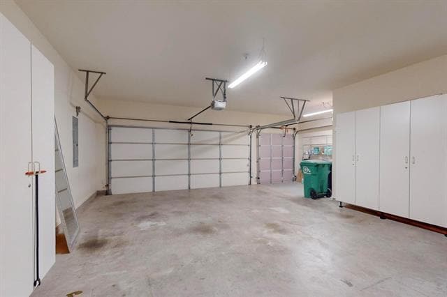 Building Photo - 9121 Perimeter Dr