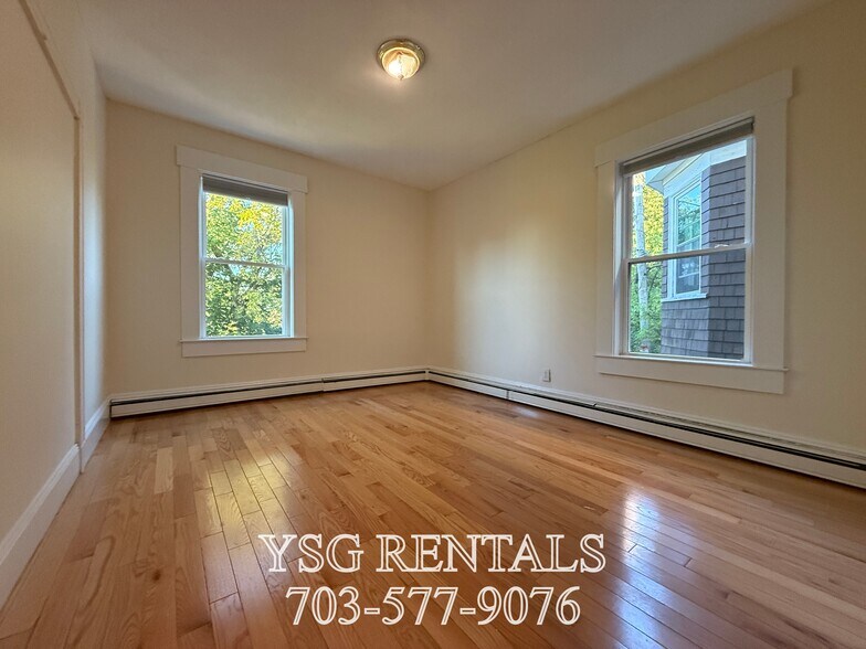 Building Photo - 34 Calumet St