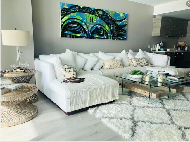 Building Photo - 650 NE 32nd St