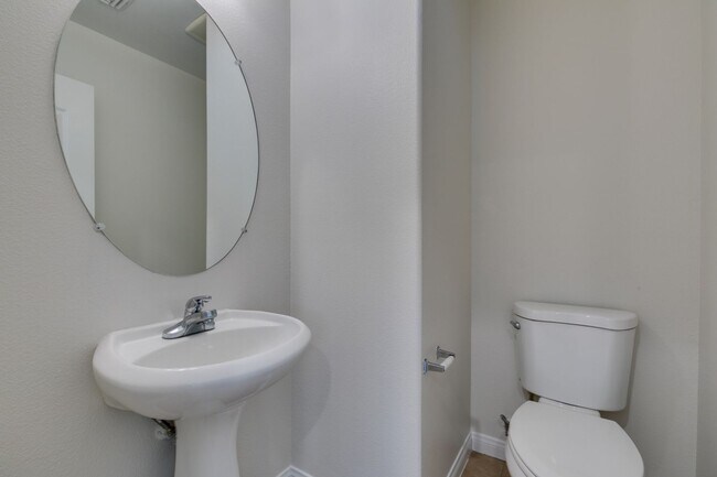 Building Photo - Remodeled 3-Bedroom Home with Loft.