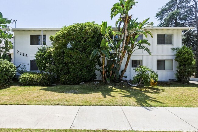 Building Photo - 2356 Montrose Ave
