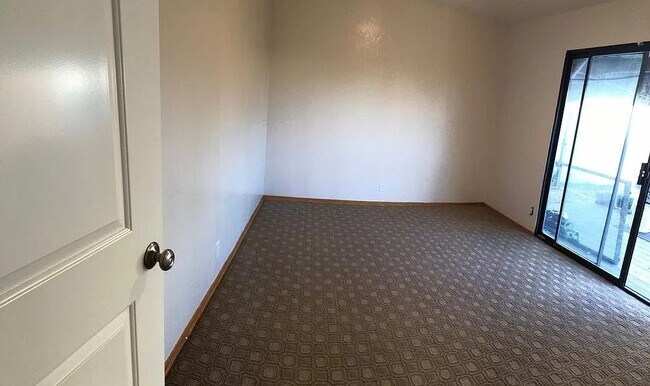 Building Photo - 488 April Way