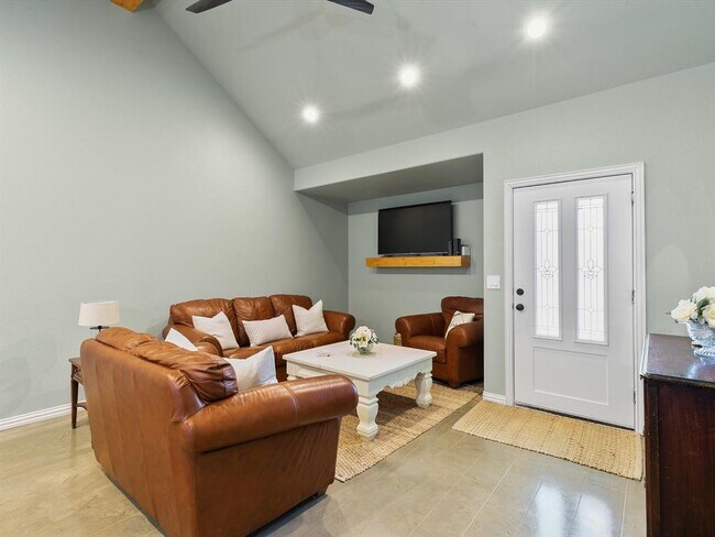 Building Photo - 6301 Hunterwood Dr