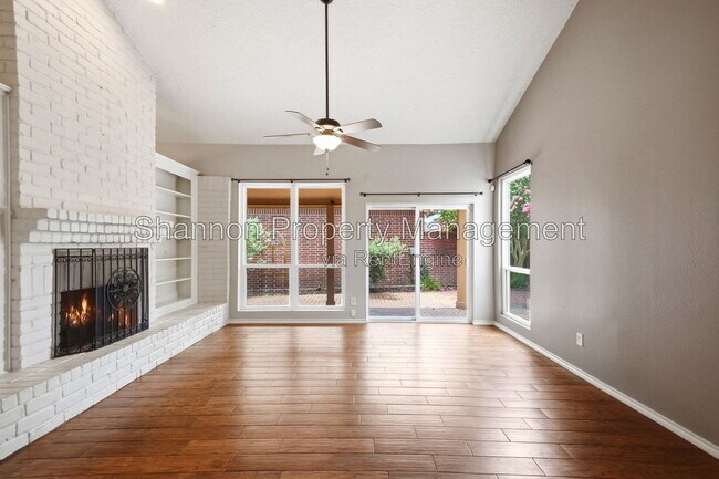 Building Photo - 7239 N Hearthstone Green Dr