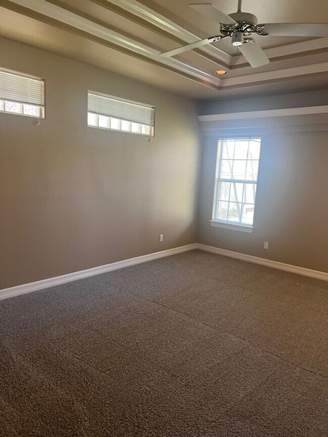 Building Photo - 3 Bedroom 3 Bathroom Berry Creek Home