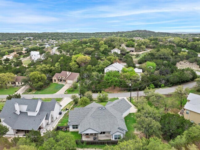 Building Photo - 706 Stow Dr