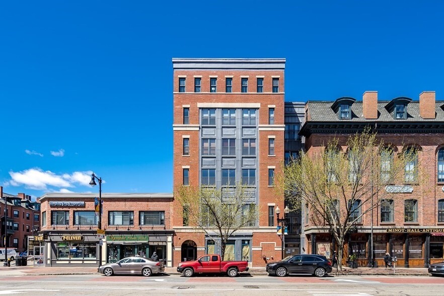 Building Photo - 1721 Washington St