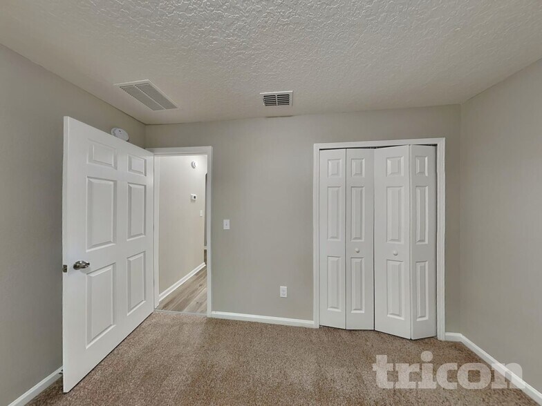 Building Photo - 96401 Commodore Point Dr