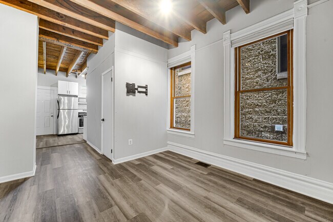 Building Photo - 1817 N Honore St