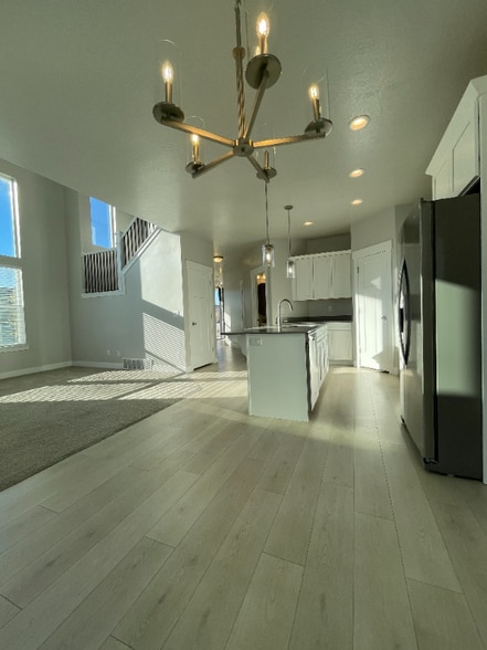 Building Photo - 293 W 590 N