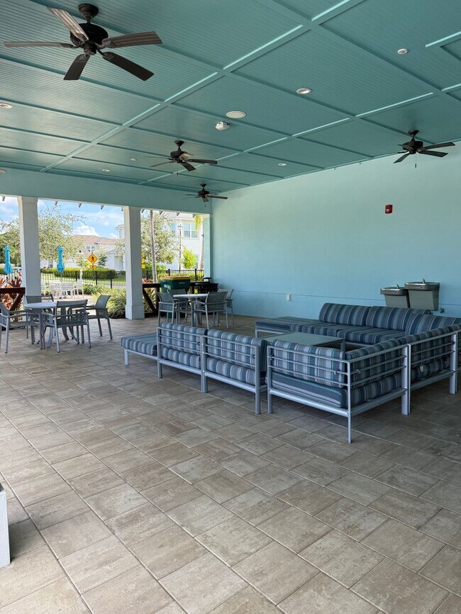 Building Photo - *** Bayshore 3 bed 2 bath *** Resort-Style Amenities and Pet friendly ***
