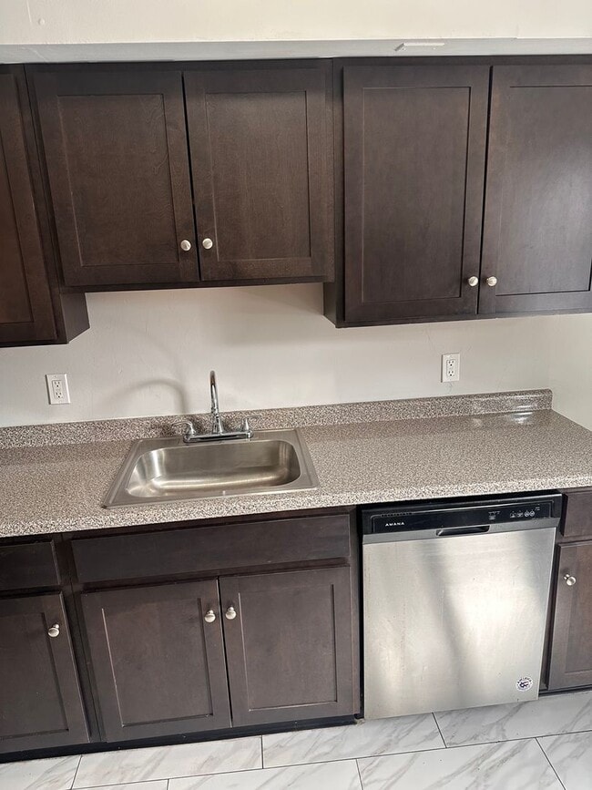 Building Photo - Great 2 bedroom apartment.