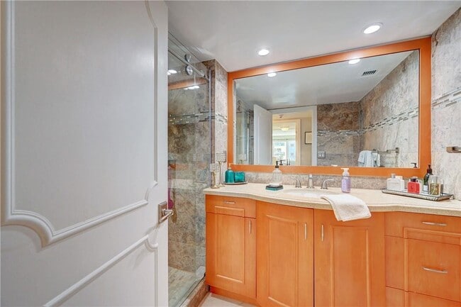 Building Photo - 4100 Galt Ocean Dr