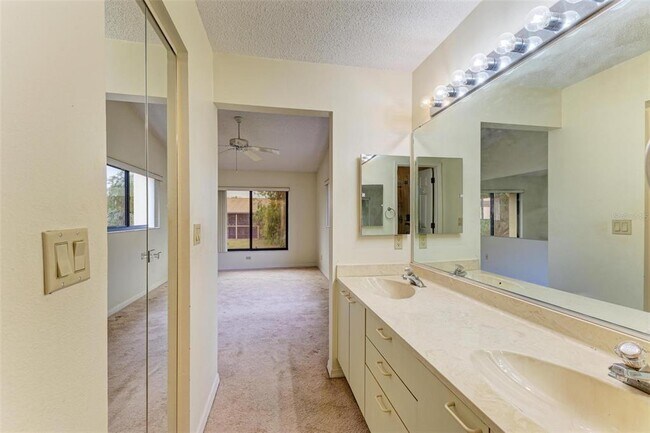 Building Photo - 5612 Ashton Lake Dr
