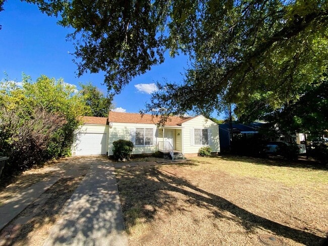 Building Photo - 309 Rockwood Dr