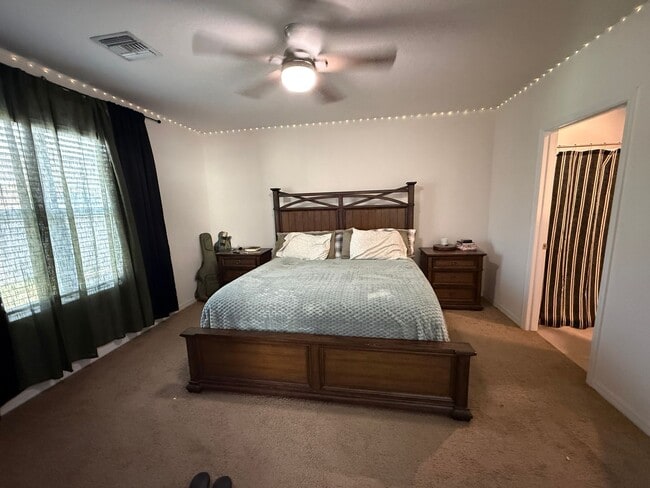 Building Photo - 3 Bedroom 2 Bath Single-Family Home (Garden Village)