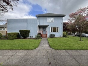 Building Photo - Expansive 4BR 2,900+ Sq Ft Home with Theater-Style Living Room & Bonus Hobby Workshop