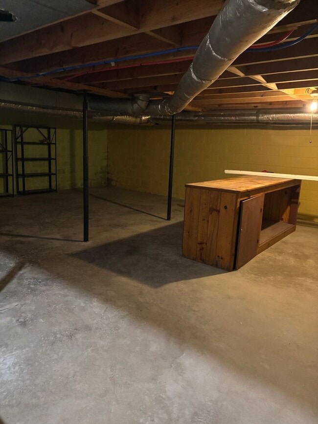 Building Photo - 2 Bedroom 1 Bath Convenient to I-85