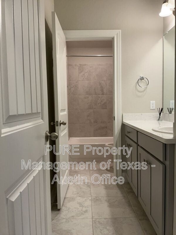 Building Photo - 308 Windom Way