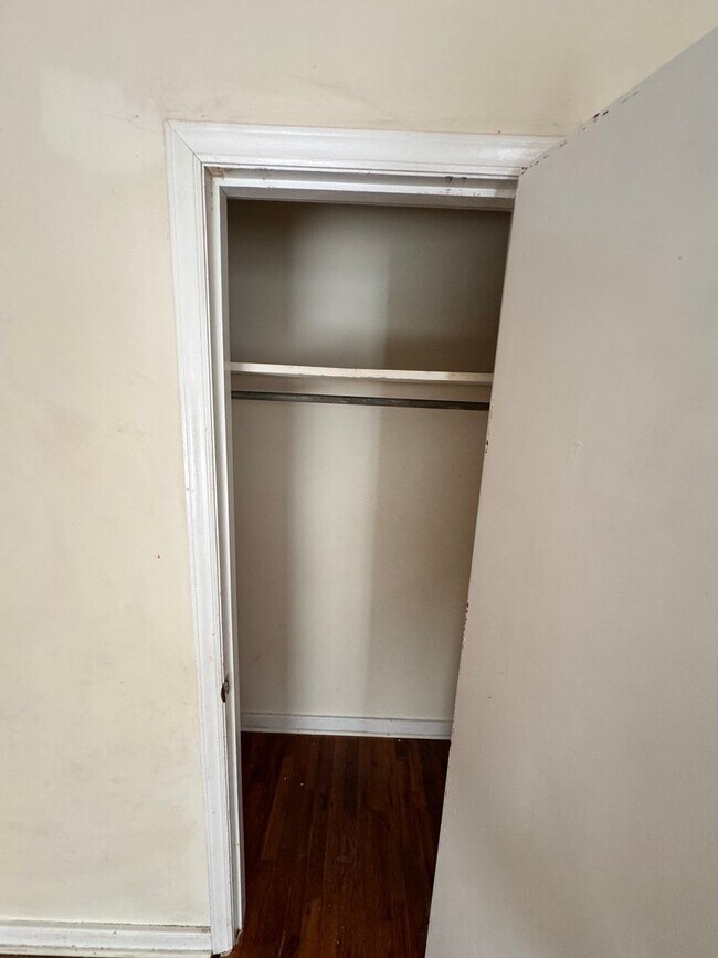 Building Photo - 132 Woodland Ave