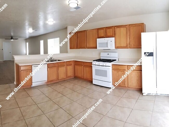 Building Photo - Move in special $500 OFF FIRST MONTHS RENT...