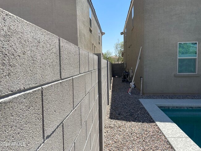 Building Photo - 2018 N 213th Dr
