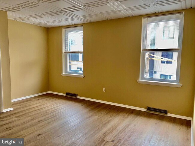 Building Photo - 455 Fairmount Ave