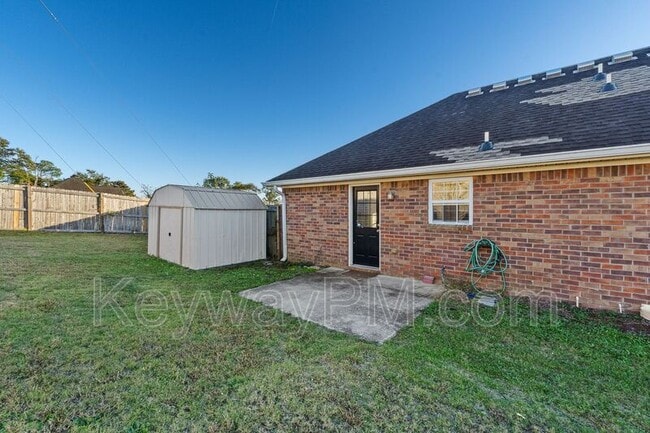 Building Photo - 19 Whitney Ct