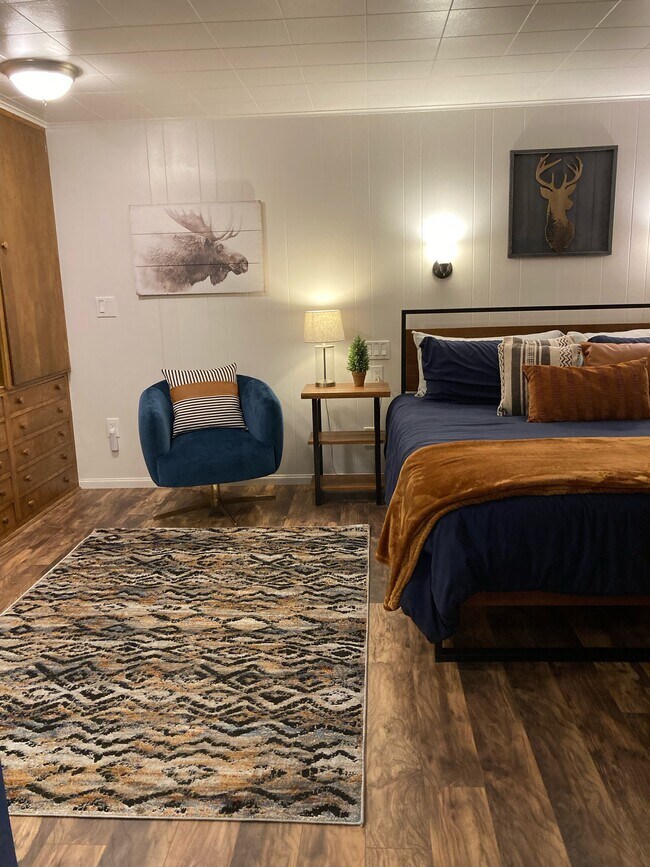 Bedroom - 1097 Club View Dr
