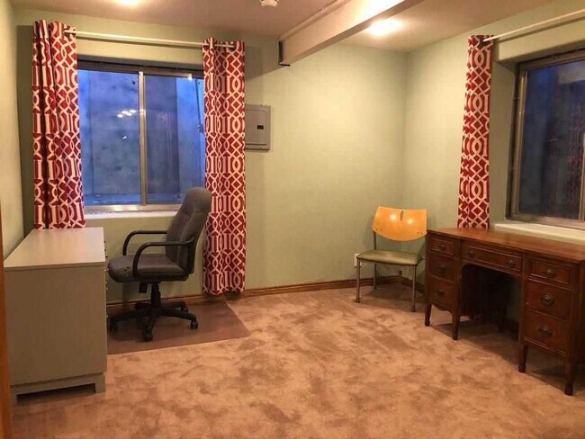 Building Photo - PRICE REDUCED! Modern Family Home Near Slo...