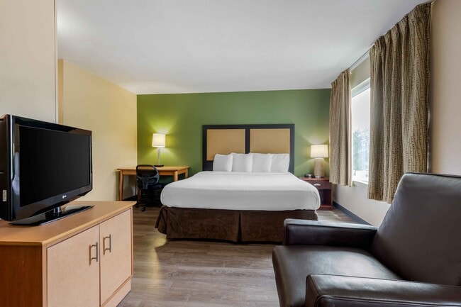 Building Photo - Furnished Studio-Houston - Med. Ctr. - Bra...