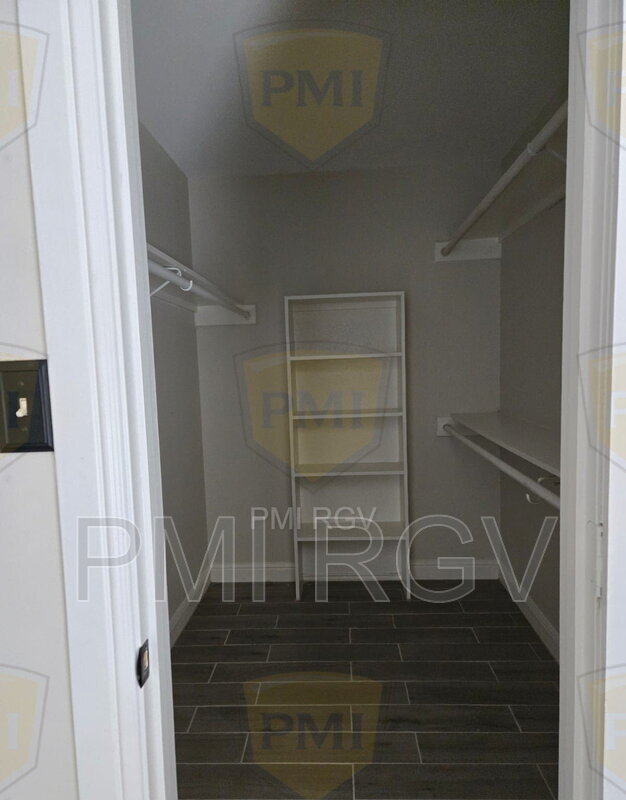 Building Photo - 2504 N 31st Ln