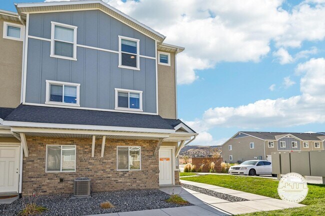 Building Photo - Dublin Farms Townhomes