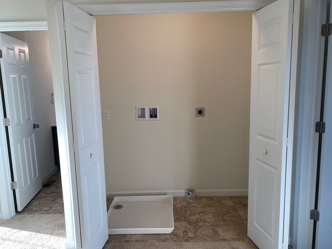Building Photo - 1855 Shady Ln