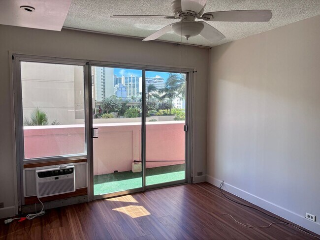 Building Photo - 2118 Kuhio Ave #603