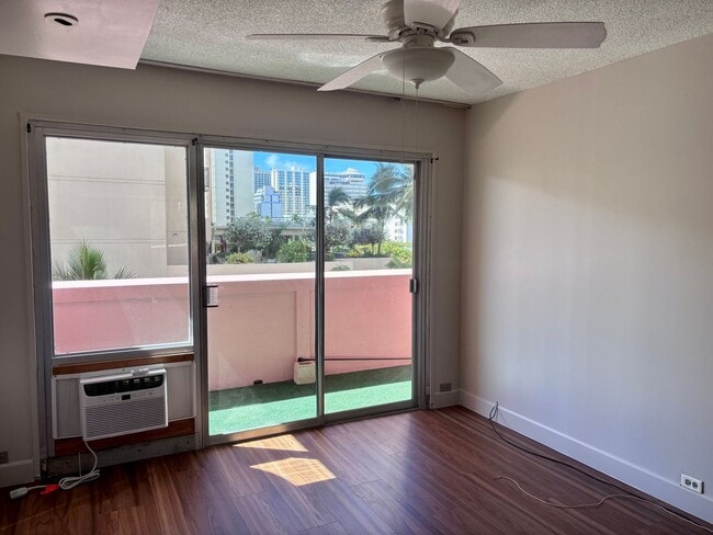 Building Photo - 2118 Kuhio Ave.