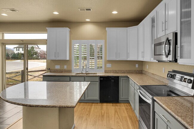 Building Photo - $2,500 - 4 Bed, 3.5 Bath Home in CO Springs with Great Community Amenities!