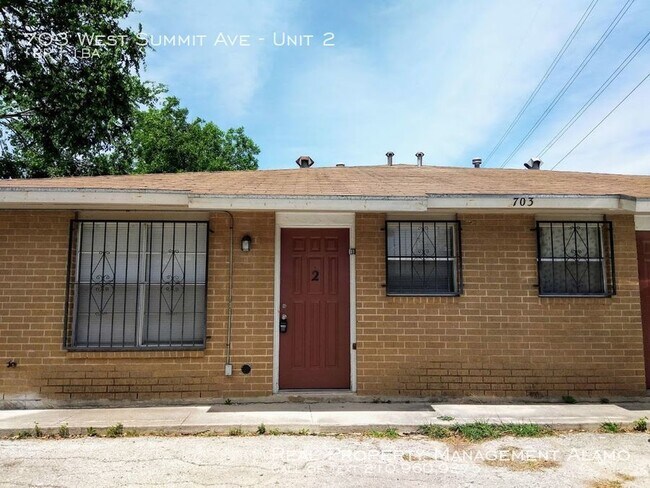 Building Photo - 703 W Summit Ave
