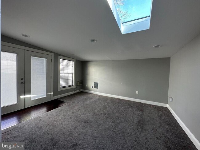 Building Photo - 5440 8th Rd S