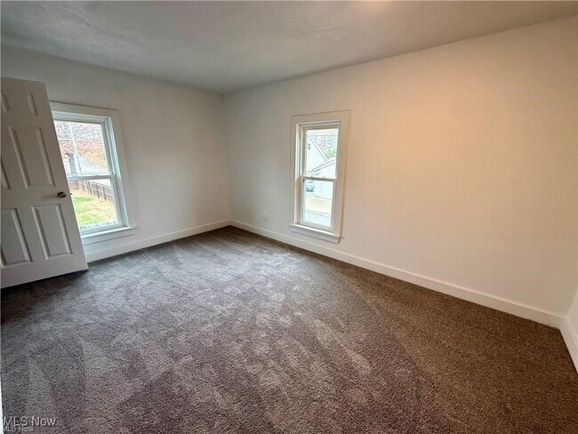 Building Photo - 338 N Wooster Ave