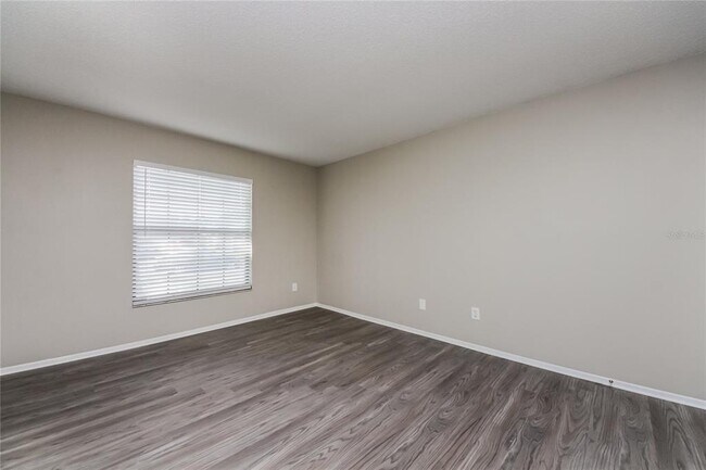 Building Photo - 2733 Mint Dr