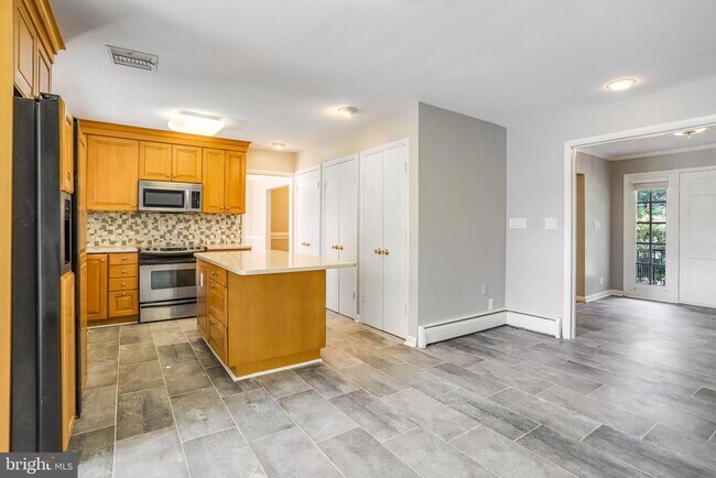 Building Photo - 9801 Orchid Cir