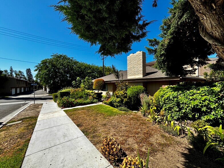 Building Photo - 1601 Via Mirada