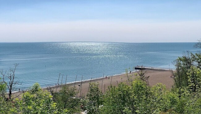 Building Photo - 695 Vernon Ave